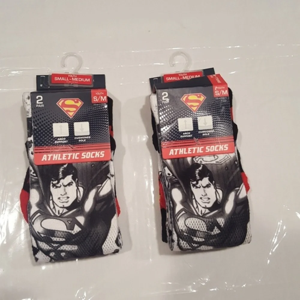 NEW Superman‎ 4 pair, 2 packs YOUTH S/M DC Comics
